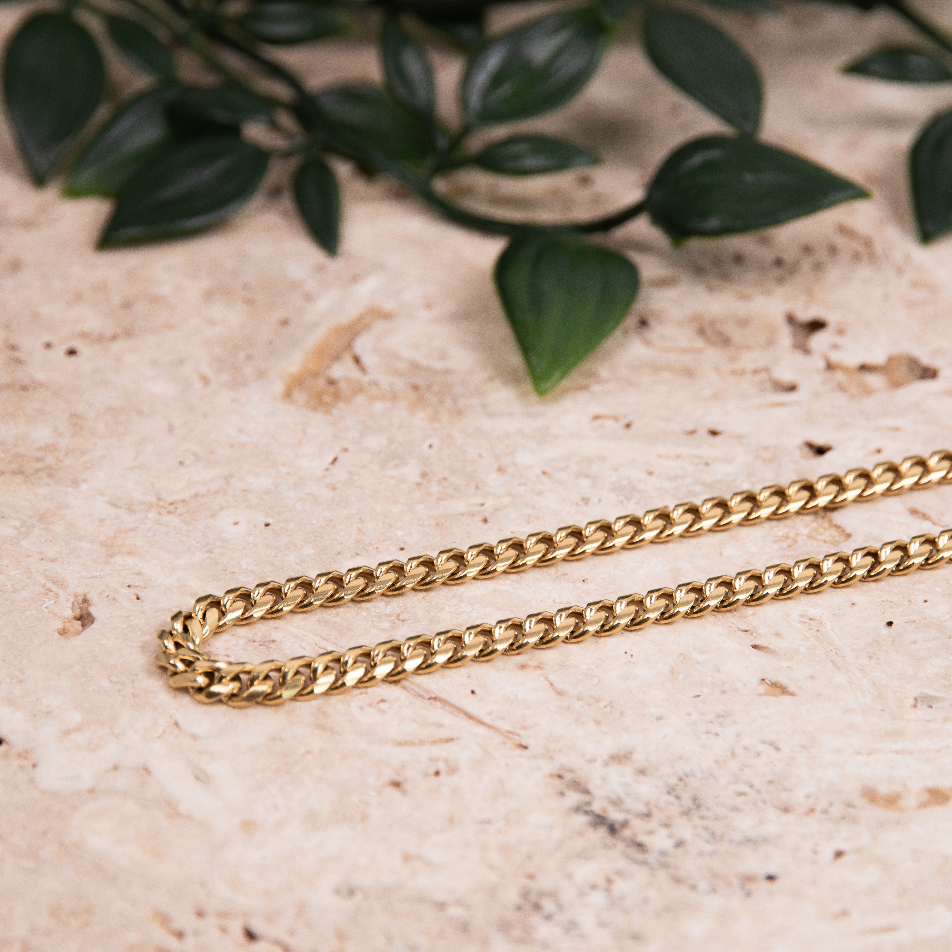 Shops 18k Lux Cuban Chain